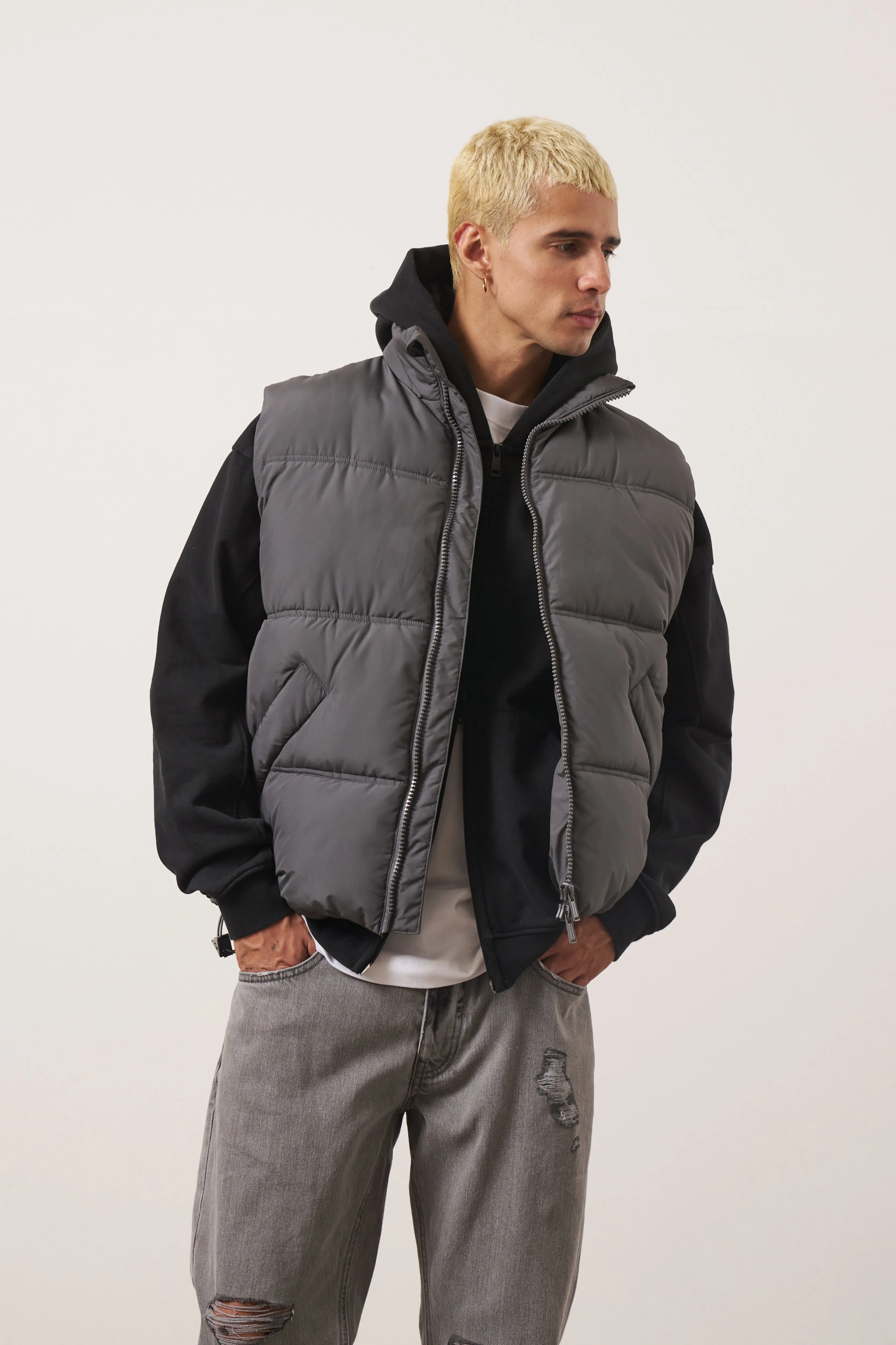 ESSENTIALS MATTE GILET - CHARCOAL